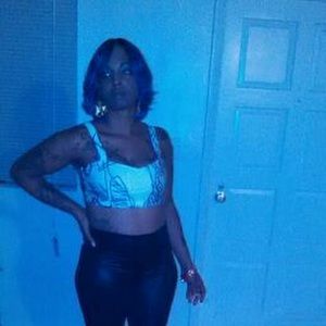 Meet your Posher, Elise